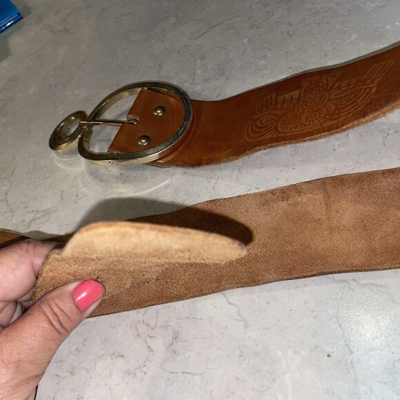 Vintage Tan LEATHER BELT Retro Boho SouthwesternSwirled ROUND BUCKLE WOMEN'S S-M - Picture 8 of 10
